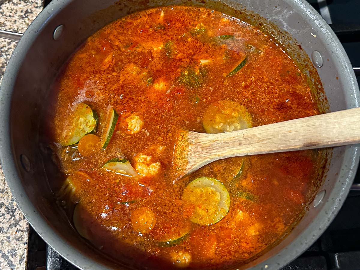 Soup pot with the finished recipe.