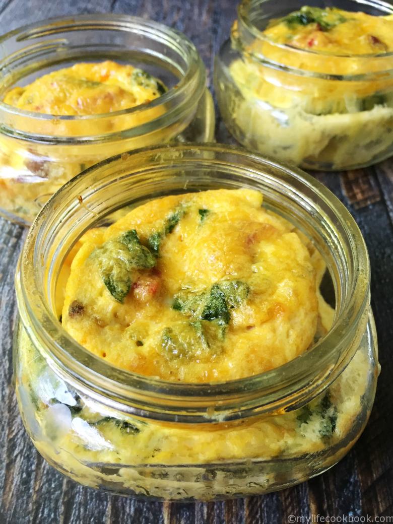 This omelette in a jar recipe is perfect for a high protein and low carb breakfast on the go. Make ahead and eat all week.