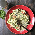 A creamy sauce oA creamy sauce of garlic, basil and sundered tomatoes with zucchini noodles (zoodles). Only takes minutes to make!f garlic, basil and sundered tomatoes with zucchini noodles. Only takes minutes to make!