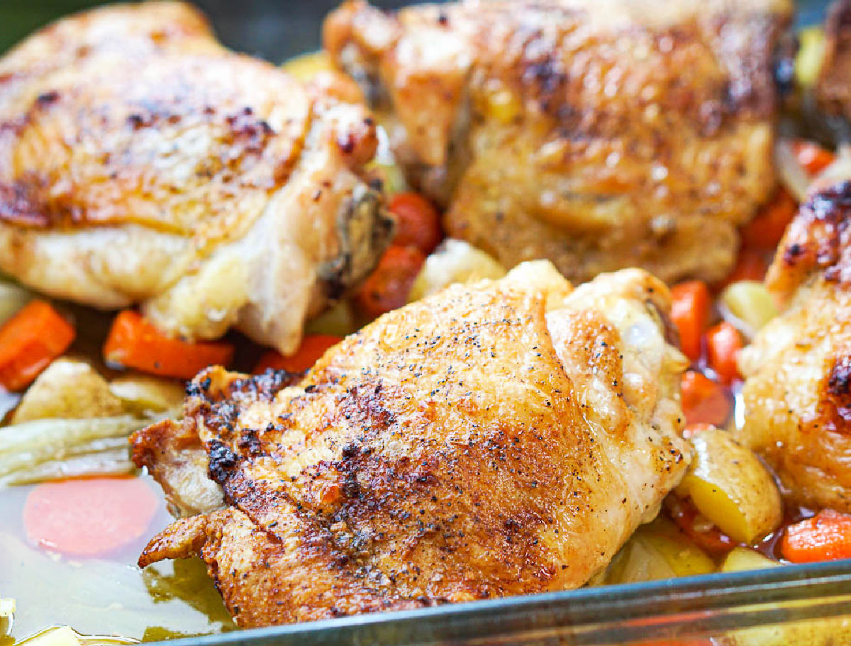 closeup of pan of baked chicken