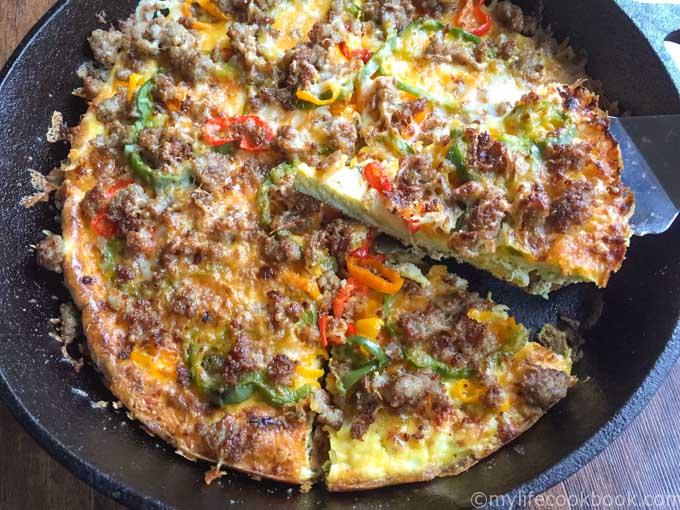 This low carb breakfast pizza would be great for breakfast, lunch or dinner. Easy and tasty meal. #SundaySupper