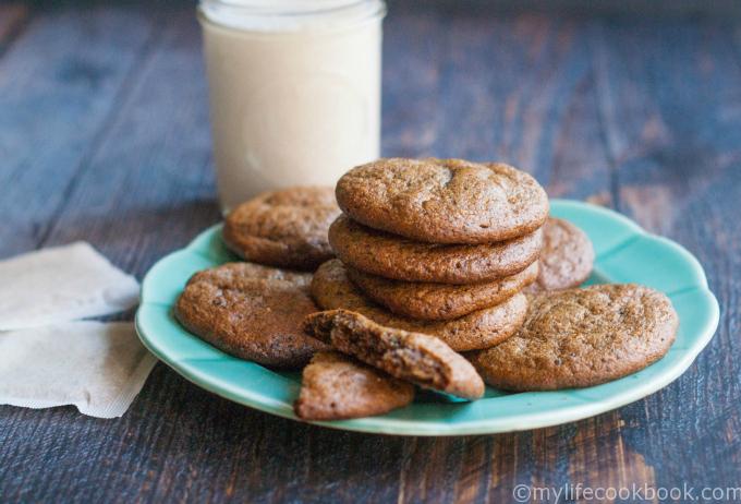 These low carb spice tea cookies are now my go to cookie on a low carb diet. Only a few ingredients, a few minutes to make and 0.8g net carbs.