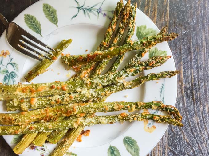 This lemon Parmesan asparagus recipe is perfect for Spring. An easy, tasty, healthy side dish with only 2.4g net carbs per serving!
