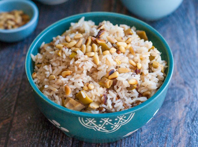 This olive & date rice is an easy and delicious side dish. Tangy green olives, sweet dates and toasted pine nuts make the perfect combination.