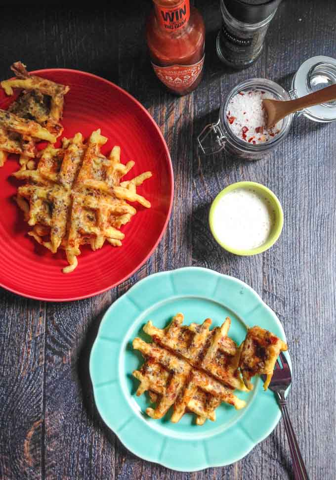 These low carb bacon cheeseburger waffles make for a fun and tasty meal. Dip in aioli, ketchup or whatever you would top your burger. Only 1.1 net carbs per waffle. #SundaySupper