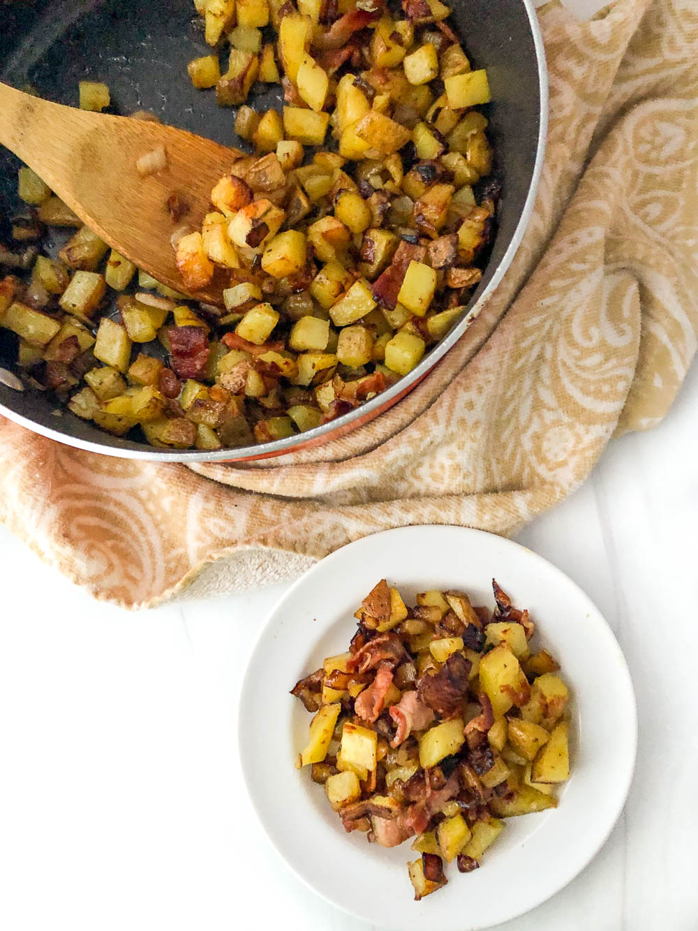 German Fried Potatoes with Bacon - easy side dish recipe for dinner!