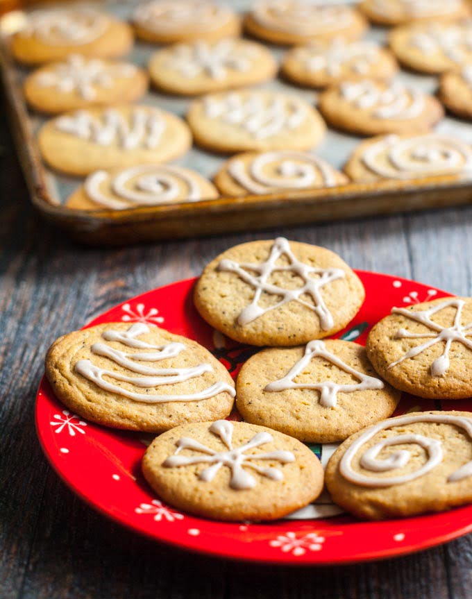 These spice tea cookies with chai icing are an easy cookie to make for your next cookie swap. Or just sample a few with your next cup of coffee or tea. 