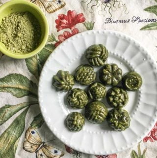 This mint matcha coconut candy is a tasty and healthy treat. Only a few ingredients to make and 0.3g net carbs for 3 candies!