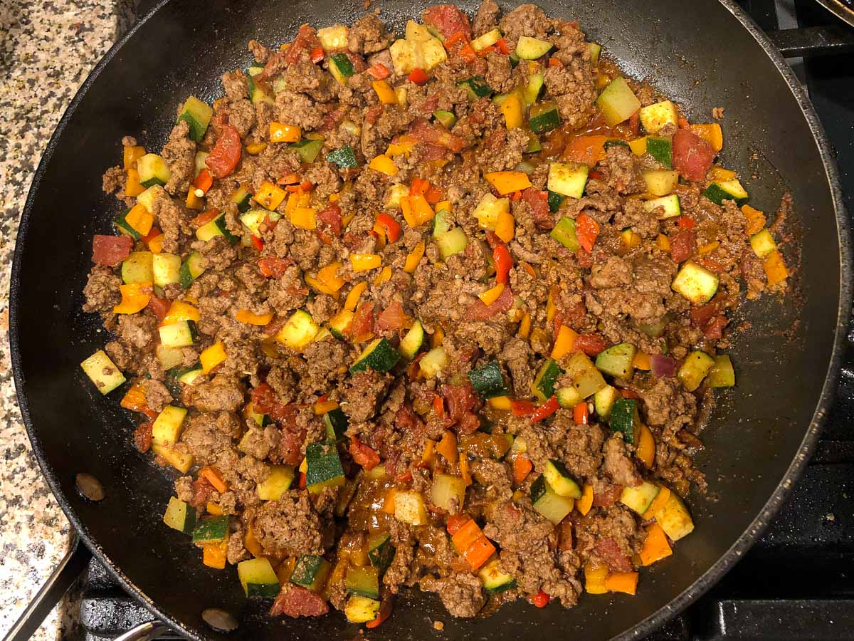 pan with cooked ground beef and veggies