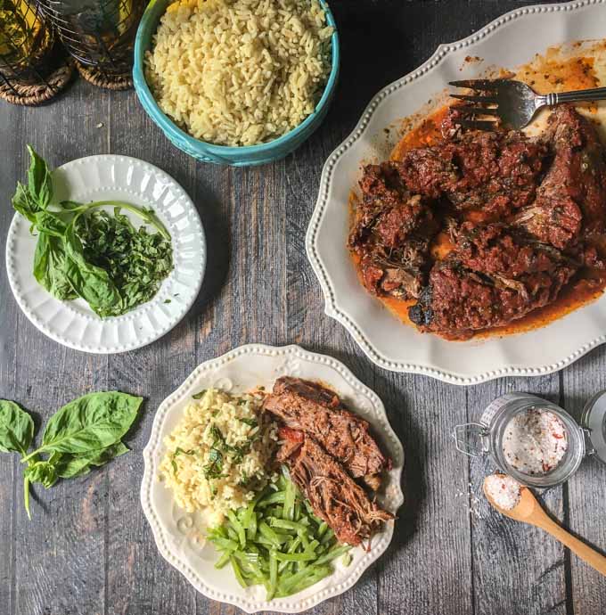 This slow cooker marinara pot roast just needs 5 ingredients to make a flavorful dinner. Pop into the slow cooker in the morning and cook a few side dishes and in just 20 minutes you can have a delicious wholesome meal.