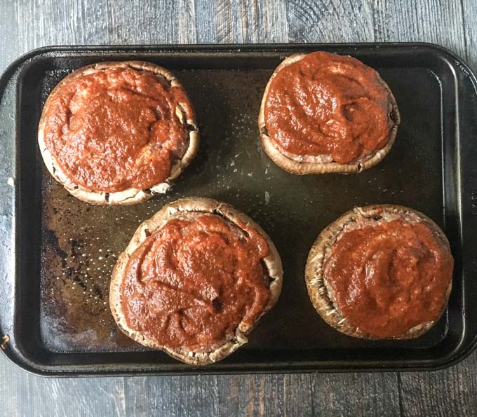 You are going to love these meatloaf stuffed portobello mushrooms. These mushrooms are a delicious low carb dinner that you can eat or freeze for later and they are only 1.4g net carbs each!