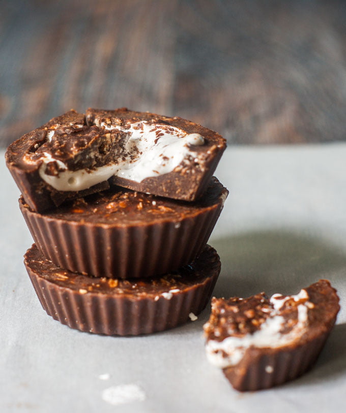 These low carb coconut marshmallow cups are a very tasty candy you can make in no time. Full of chocolate and crunchy coconut with that special marshmallow creamy center. Only 0.9g net carbs per candy.