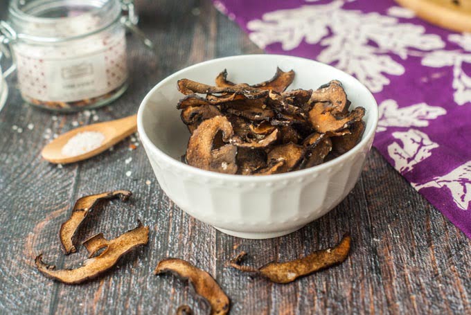 If you like mushrooms you will love these low carb portobello mushroom chips. It's simple to make these mushroom chips and they are full of flavor with only 0.4g net carbs per serving.
