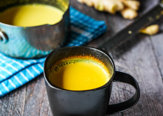 If you are craving some warmth and spicy in a drink, give this spicy turmeric & ginger drink a try. It's full of healthy ingredients and taste and it's only 3.2g net carbs per serving.