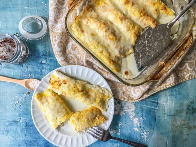 If you are in the mood for something creamy and cheesy, try this easy creamy chicken crepes. This low carb dinner is high in protein and has only 1.8g net carbs per serving.