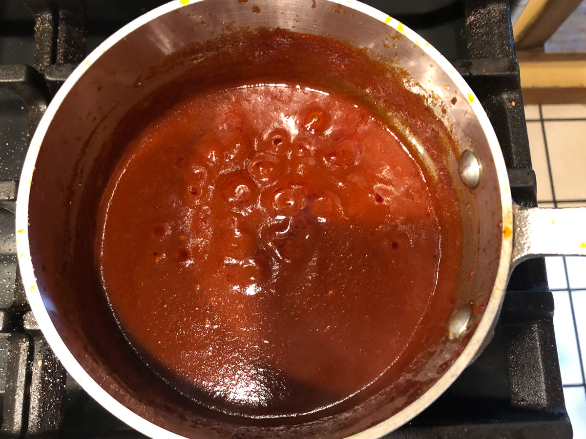 sauce pan with low carb bbq sauce