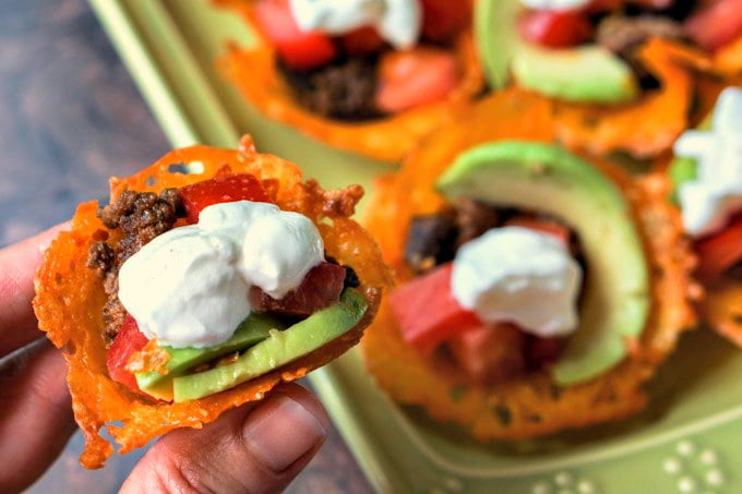 These low carb taco cups are so easy to make that you can eat them for lunch, as a snack or serve as a low carb appetizer. Each taco cup only has 1.8g net carbs!