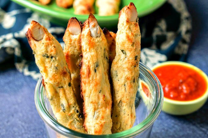 For all your Halloween fans, try these low carb witch finger breadsticks! Using a gluten free dough, herbs and spices you will have a hauntingly delicious appetizer for your next Halloween party.