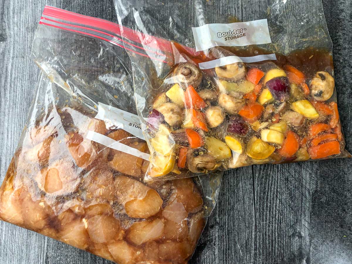 ziplock bags with low carb marinated chicken cubes and marinated vegetables