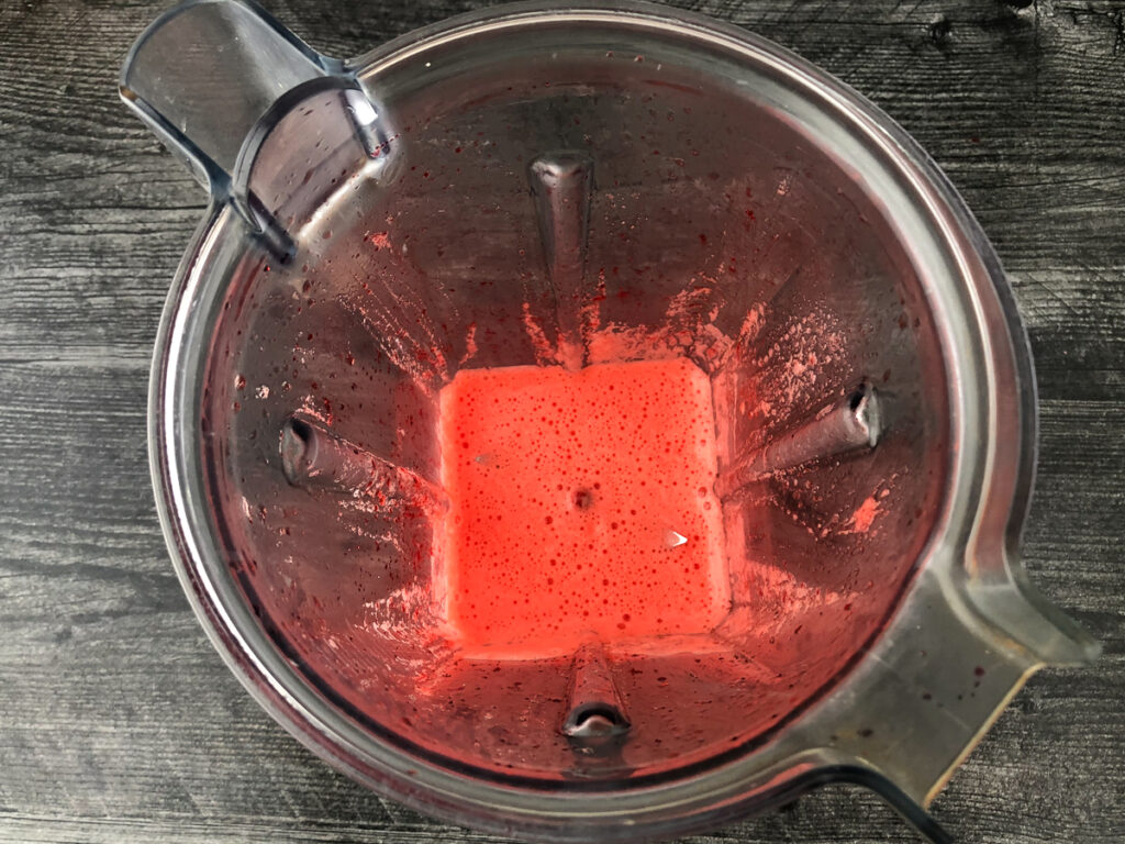 blender pitcher with jello and water