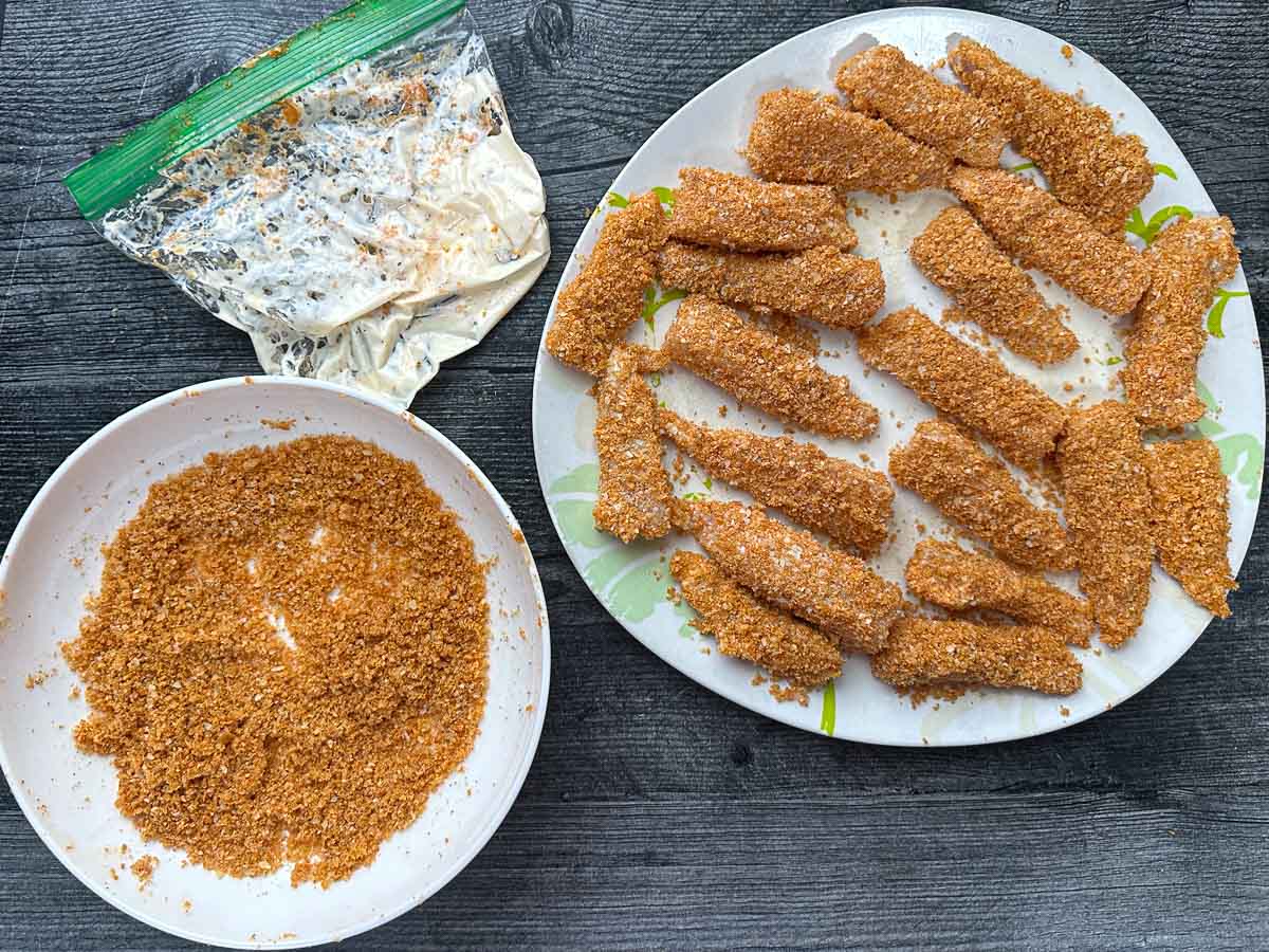 Plate, bowl and bag with mayo and keto breading.
