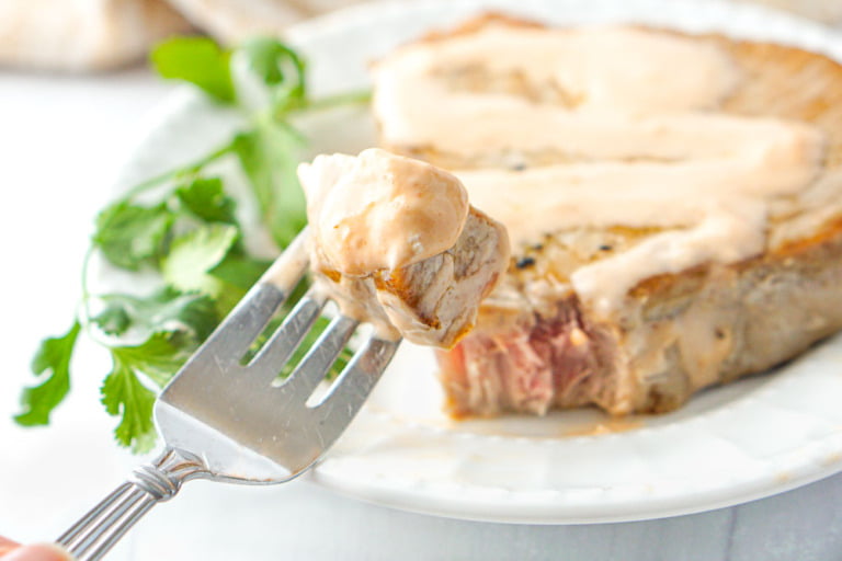 Keto Creamy Sriracha Sauce for Fresh Tuna Steaks easy sauce for fish!