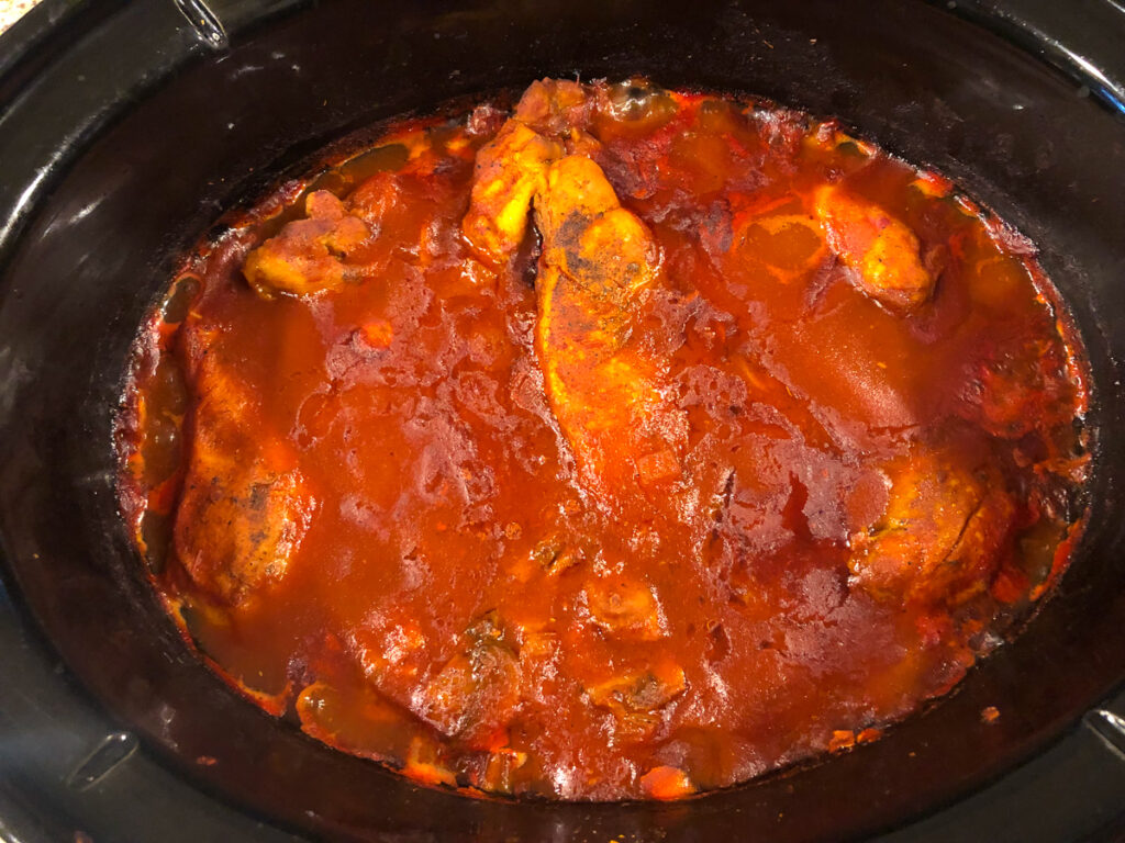 finished chicken cacciatore in slow cooker