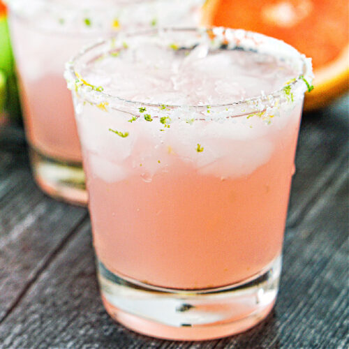 closeup of a keto palmona cocktail