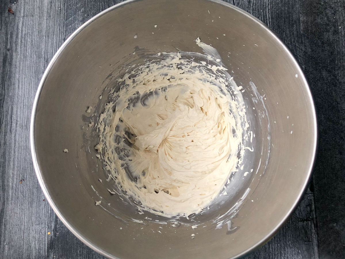 sugar free cream cheese frosting in bowl