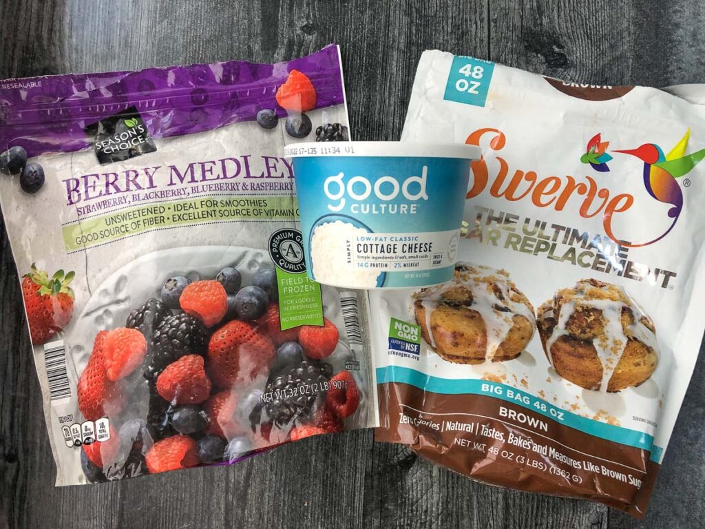 Berry Whipped Cottage Cheese Breakfast Bowl low calorie, high protein