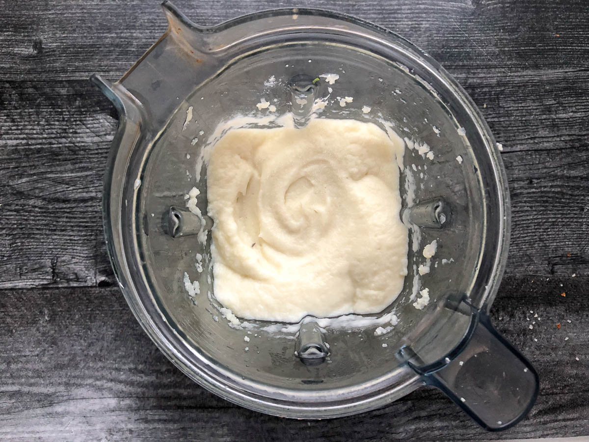 blender with cauliflower mash