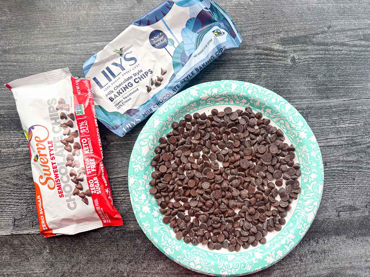 paper plate and sugar free chocolate chips