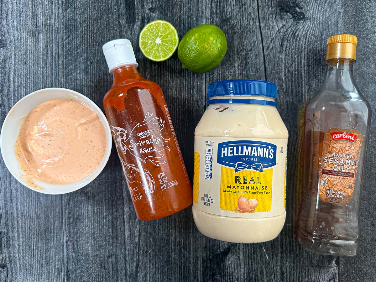 Recipe ingredient for the spicy mayo is mayonnaise, sriracha sauce, fresh limes, and sesame oil.