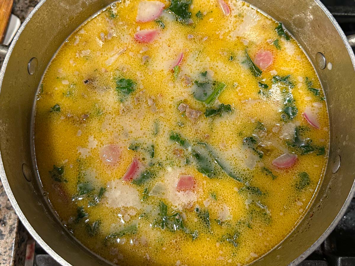 Pot with the finished recipe.