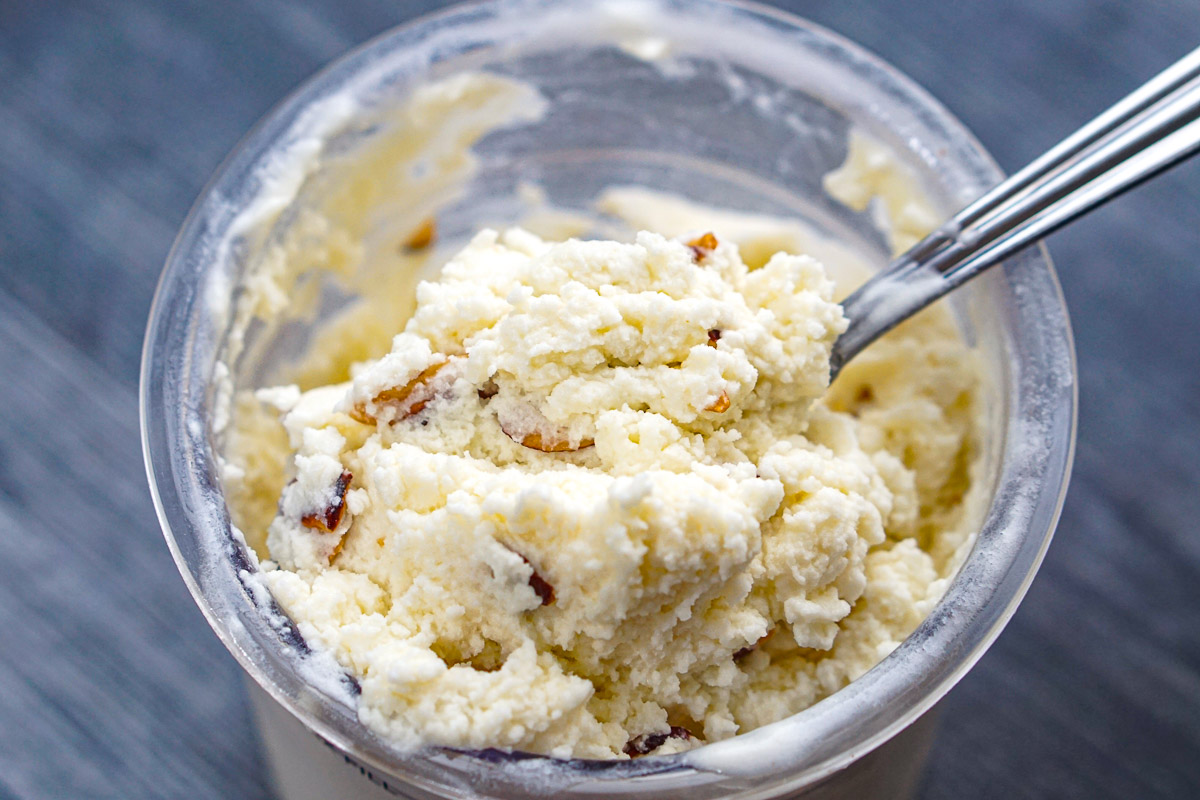 Closeup of the pint container mixed up.